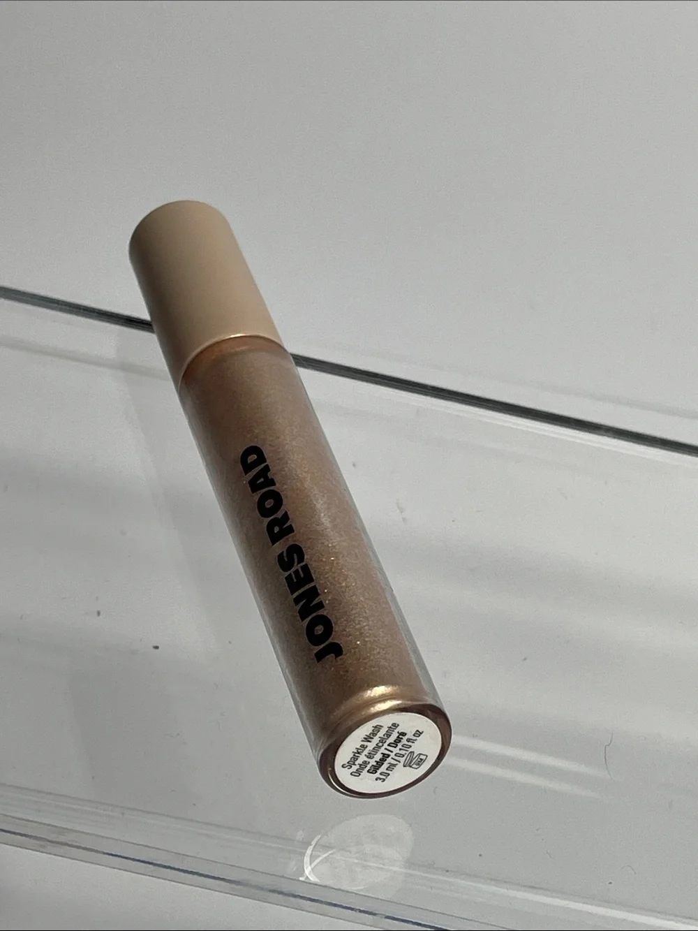 Jones Road Sparkle Wash Liquid Eyeshadow in Gilded